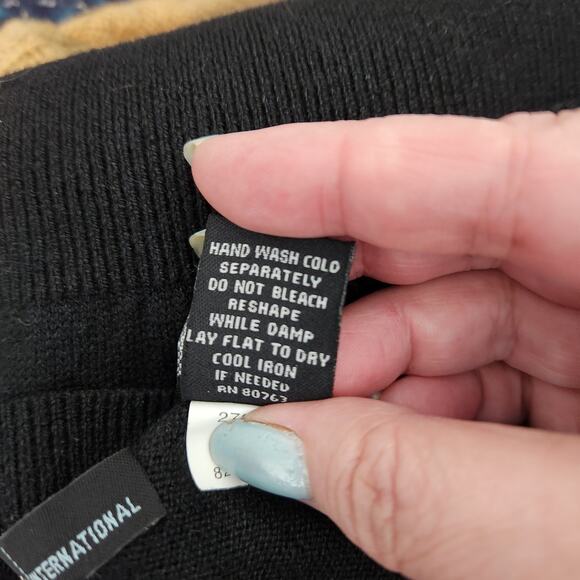 Moda International Knit Sweater – Black Silk Cashmere V-Neck Large - Picture 7 of 7